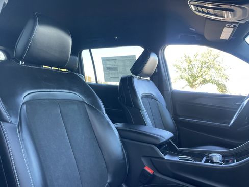 New 2025 Jeep Grand Cherokee L Laredo image 28