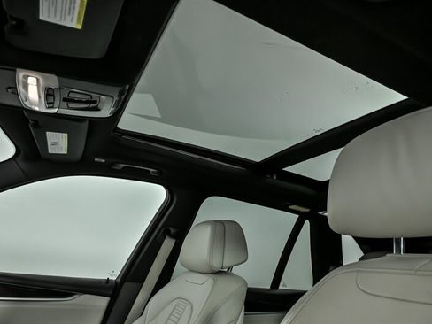 Used 2018 BMW X5 xDrive40e image 19