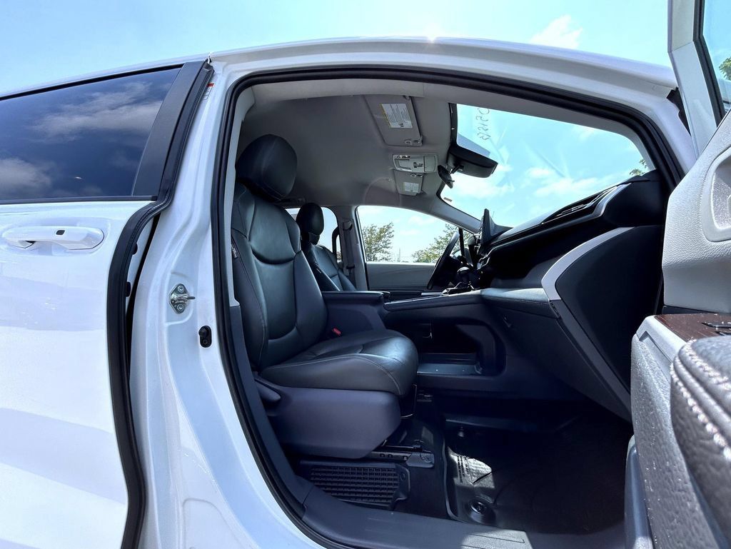 Used 2021 Toyota Sienna LE FWD image 16