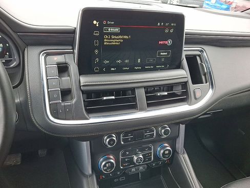 Used 2023 GMC Yukon SLT AWD/4WD image 8