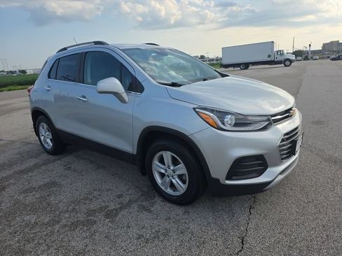 Used 2020 Chevrolet Trax LT w/ LT Convenience Package FWD image 15
