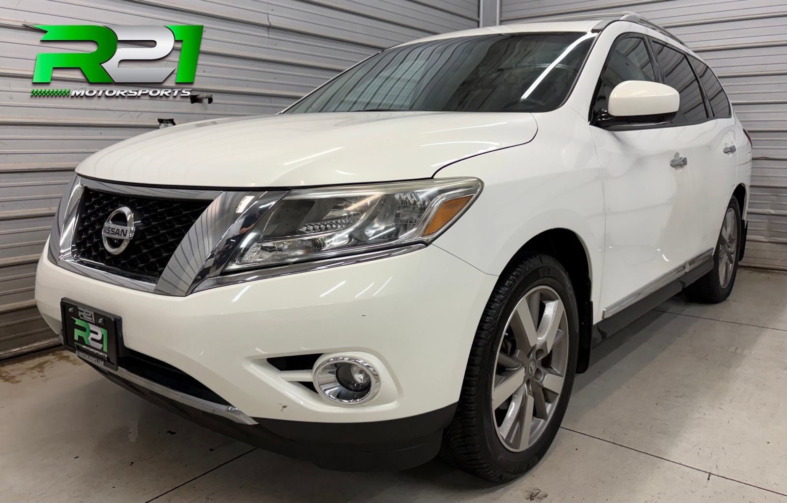 Used 2014 Nissan Pathfinder Platinum w/ Platinum Premium Package AWD/4WD image 1