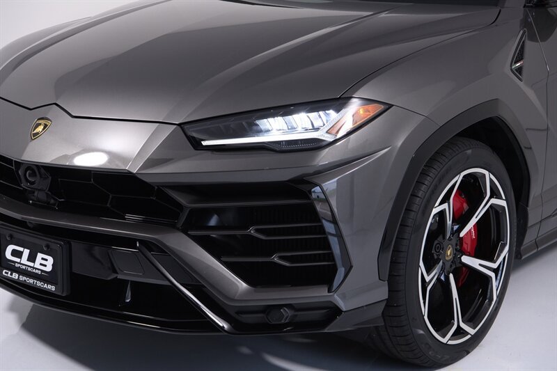 Used 2021 Lamborghini Urus AWD/4WD image 48