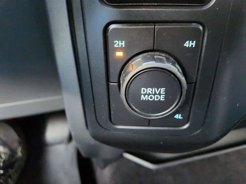 Used 2022 Ford F150 XLT image 31