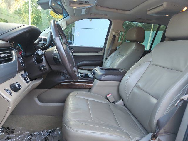 Used 2017 Chevrolet Suburban LT w/ Luxury Package RWD image 13