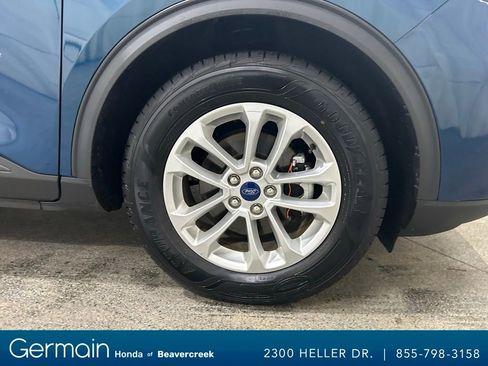 Used 2020 Ford Escape SE image 12