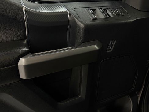 Used 2019 Ford F150 XLT w/ Equipment Group 302A Luxury image 12