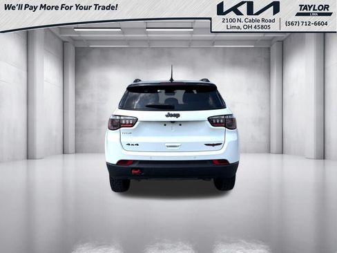 Used 2025 Jeep Compass Trailhawk AWD/4WD image 18