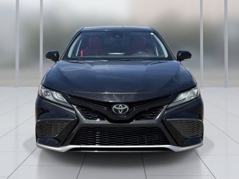 Used 2022 Toyota Camry XSE FWD image 9
