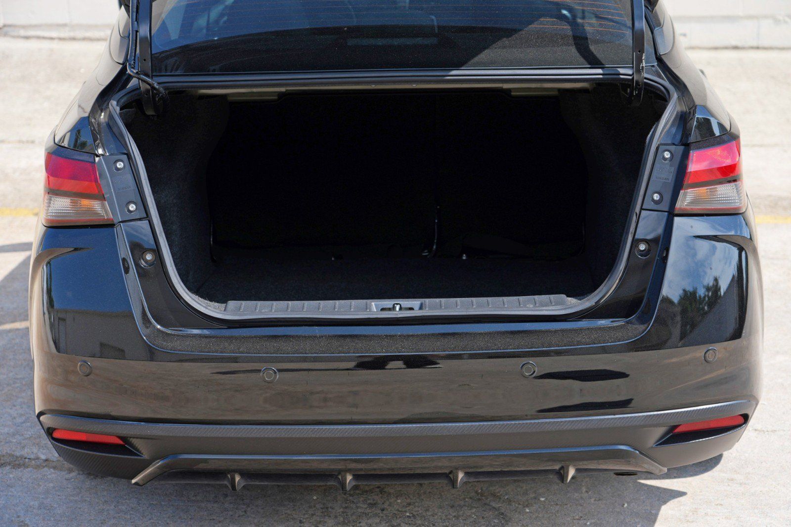 Used 2021 Nissan Versa S FWD image 9