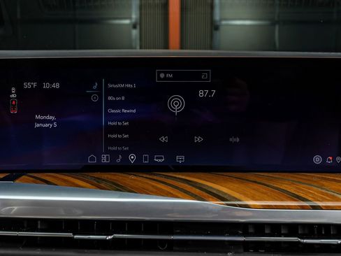 Used 2025 Cadillac Escalade ESV Sport Platinum w/ LPO, ONYX Package image 25