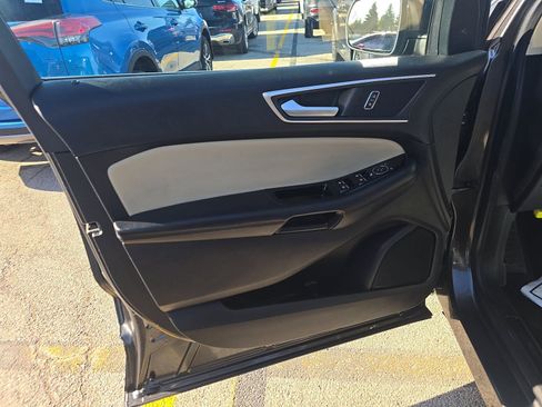 Used 2019 Ford Edge SEL w/ Equipment Group 201A AWD/4WD image 15