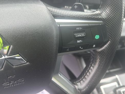 Used 2024 Mitsubishi Outlander SE FWD image 19