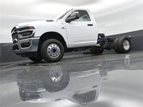 New 2026 RAM 3500 Tradesman w/ Chrome Appearance Group image 30