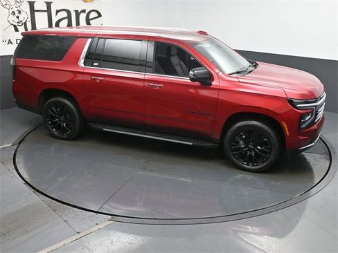 New 2025 Chevrolet Suburban Premier image 26