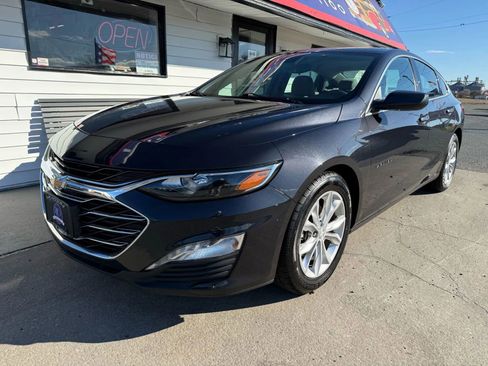 Used 2023 Chevrolet Malibu LT image 2