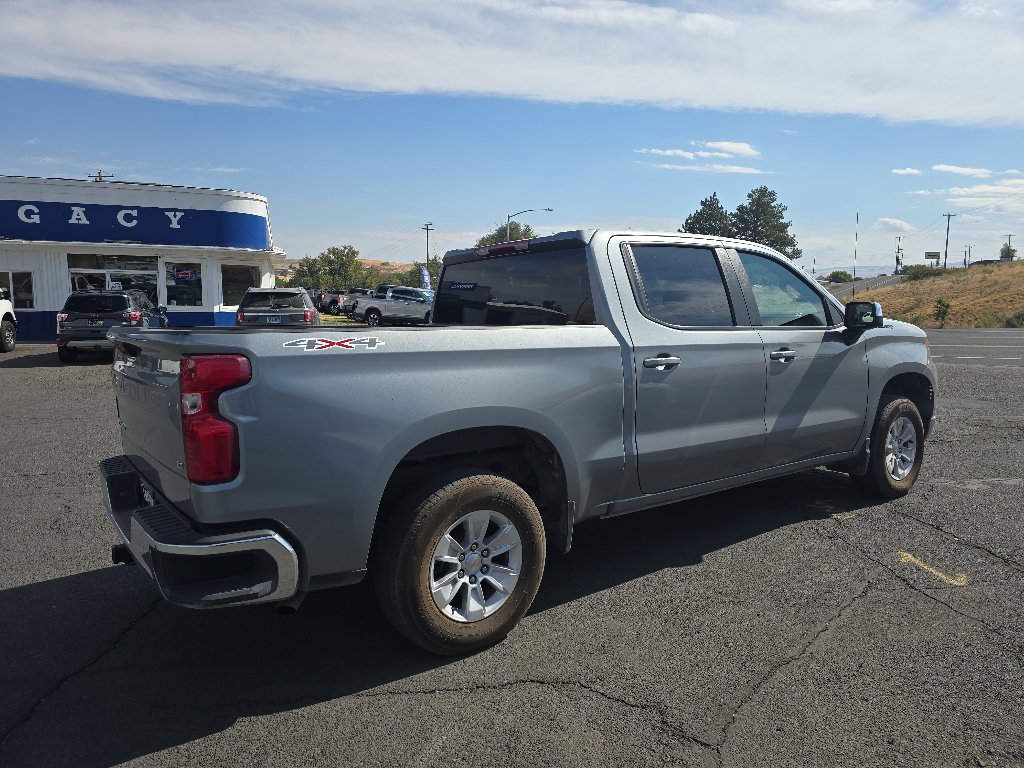 Used 2025 Chevrolet Silverado 1500 LT AWD/4WD image 5