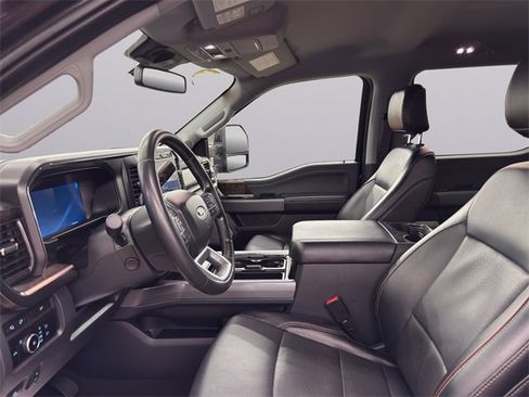 Used 2024 Ford F250 Lariat w/ Black Appearance Package image 9
