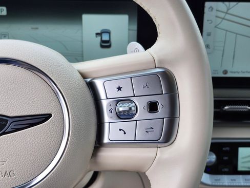 Used 2025 Genesis GV60 Advanced image 31