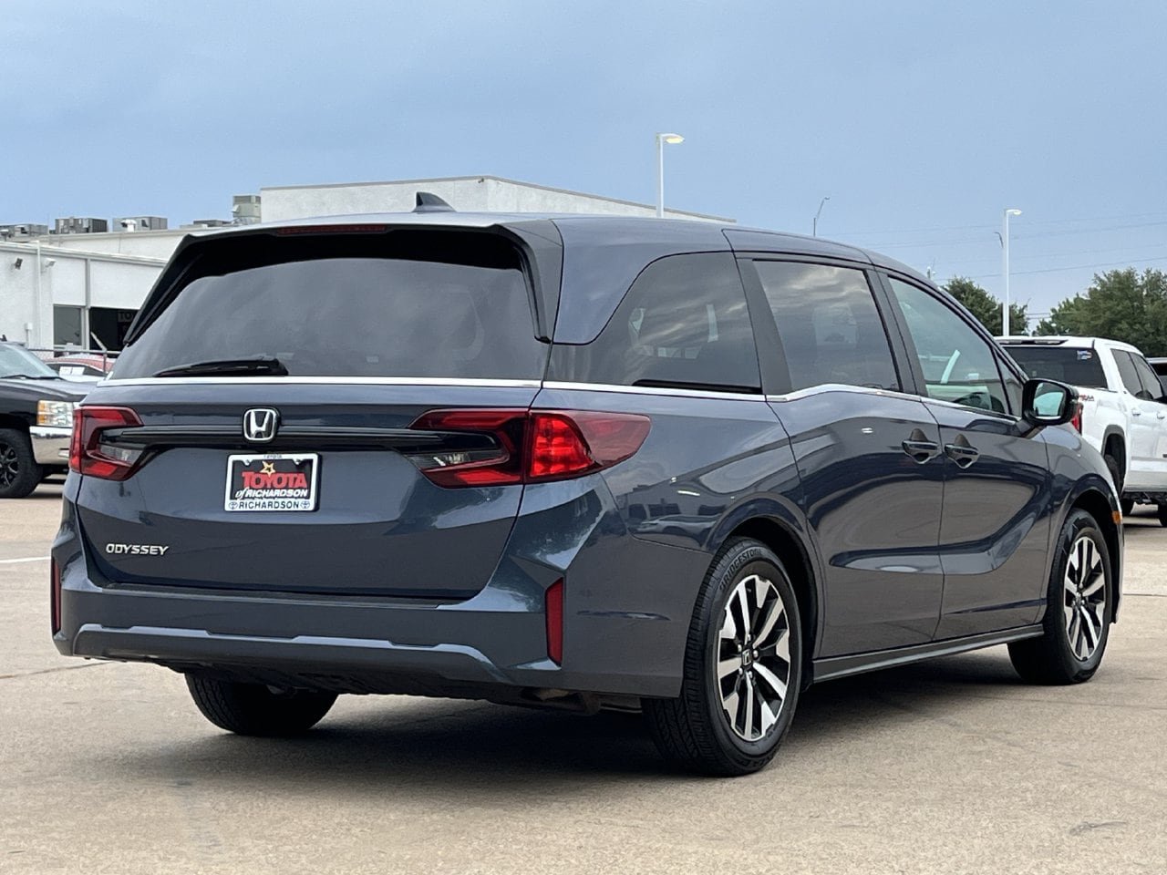 Used 2025 Honda Odyssey EX-L image 4