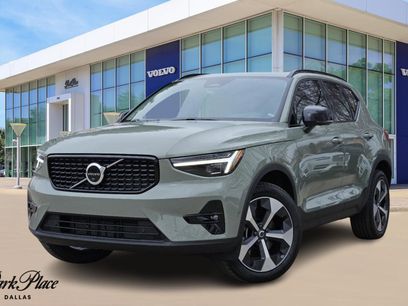 Used 2025 Volvo XC40 B5 Plus