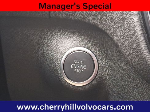 Certified 2025 Volvo XC40 B5 Ultra w/ Protection Package Premier image 23