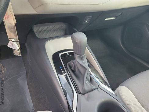 Used 2025 Toyota Corolla LE image 19