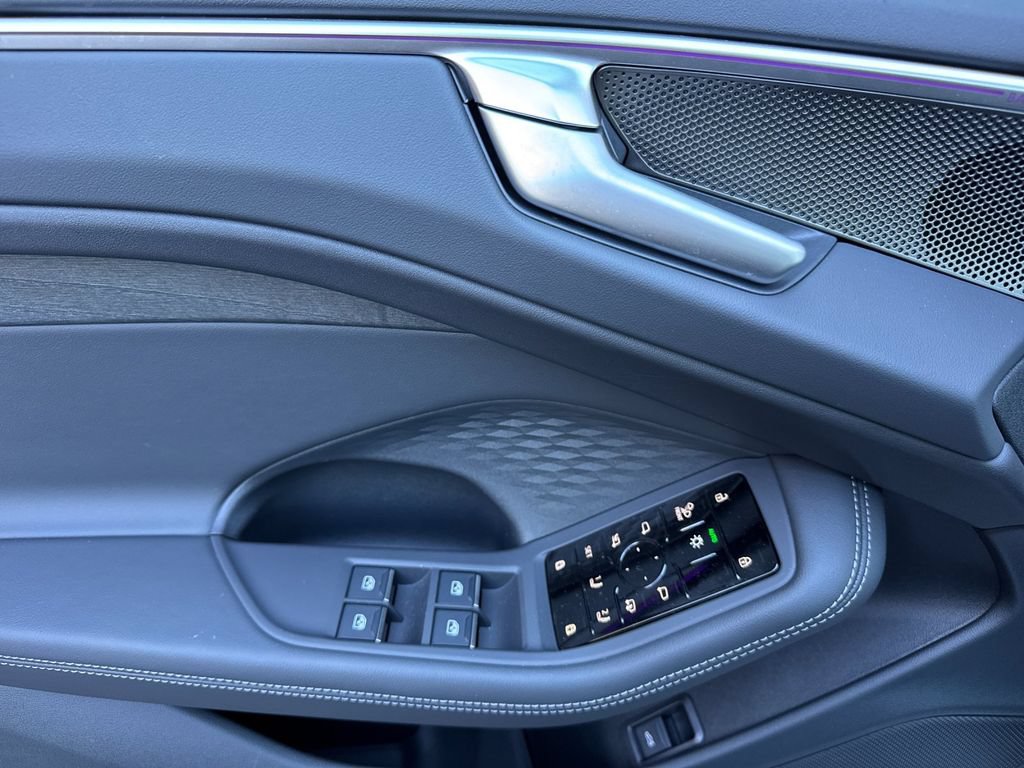 New 2026 Audi A6 Premium Plus AWD/4WD image 12