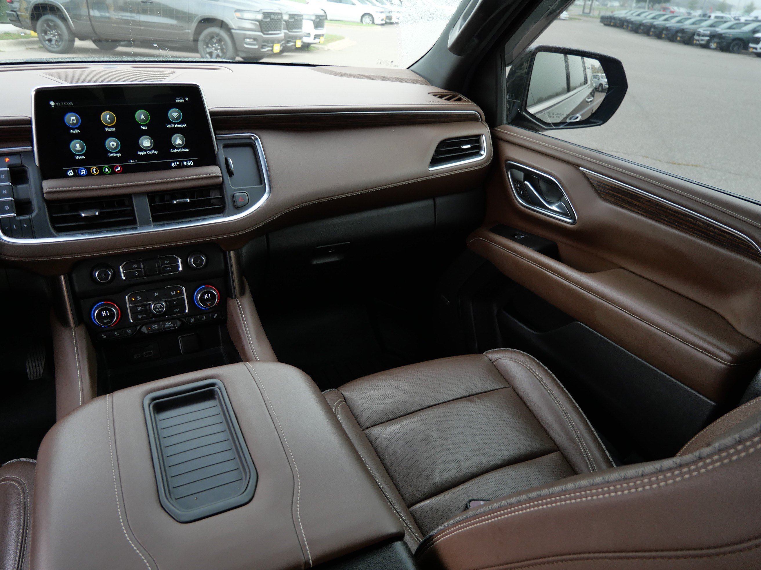 Used 2021 Chevrolet Suburban High Country AWD/4WD image 11