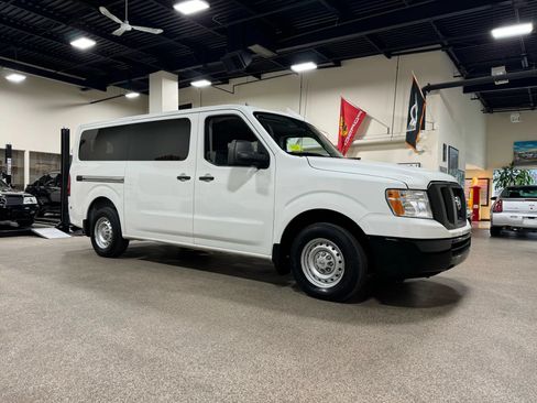 Used 2018 Nissan NV 3500 S RWD image 3