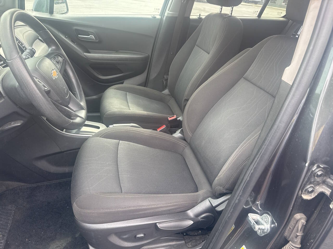 Used 2017 Chevrolet Trax LT FWD image 13