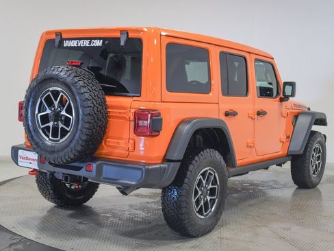 Used 2025 Jeep Wrangler Unlimited Rubicon w/ Technology Group image 5