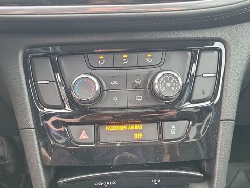 Used 2022 Buick Encore Preferred AWD/4WD image 27