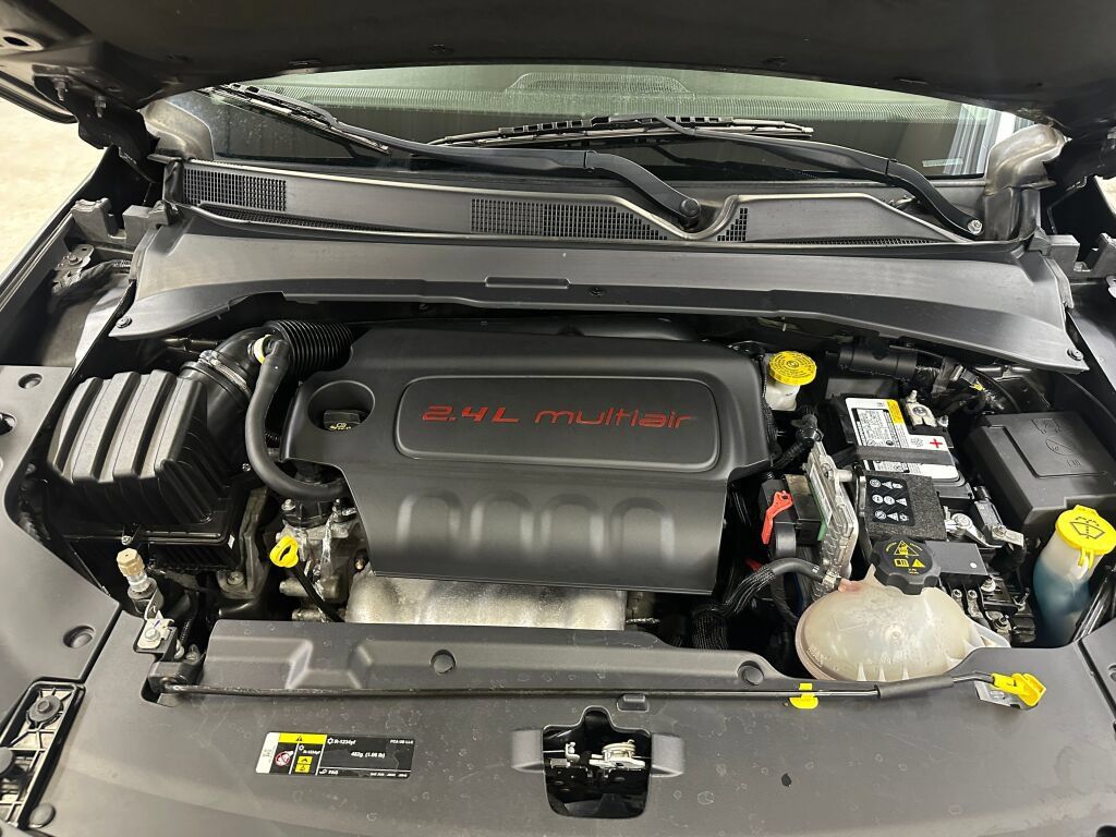 Used 2022 Jeep Compass Latitude w/ Sun and Sound Group AWD/4WD image 36