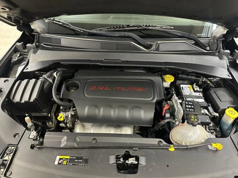 Used 2022 Jeep Compass Latitude w/ Sun and Sound Group AWD/4WD image 36