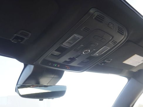 Used 2024 GMC Yukon Denali Ultimate image 16