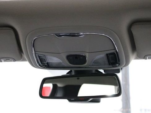 Used 2017 Jeep Cherokee Latitude w/ Comfort/Convenience Group image 21