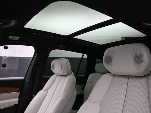 Used 2026 Cadillac Vistiq Luxury w/ LPO, Floor Liner Package image 23