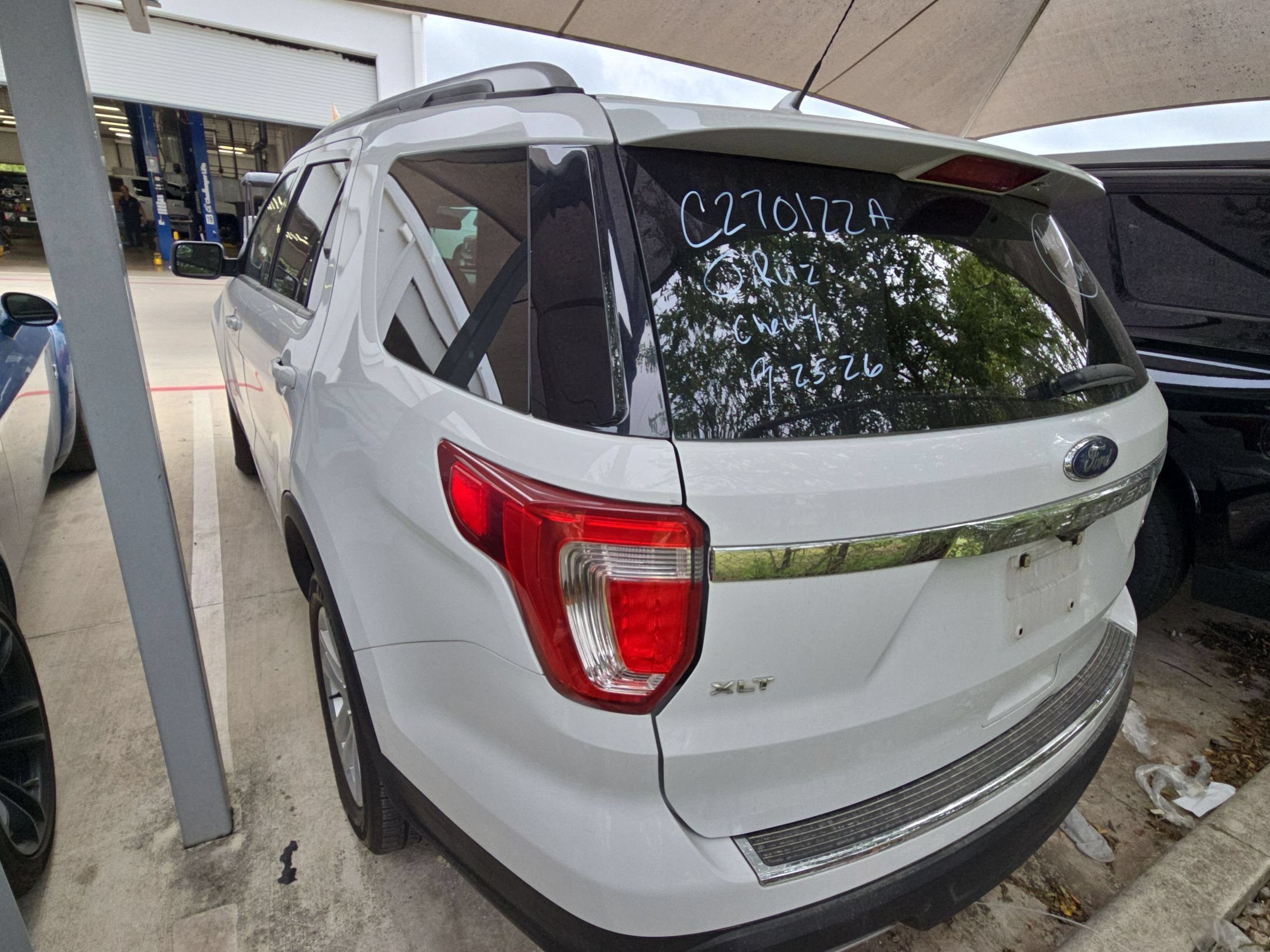 Used 2018 Ford Explorer XLT w/ Equipment Group 201A AWD/4WD image 6