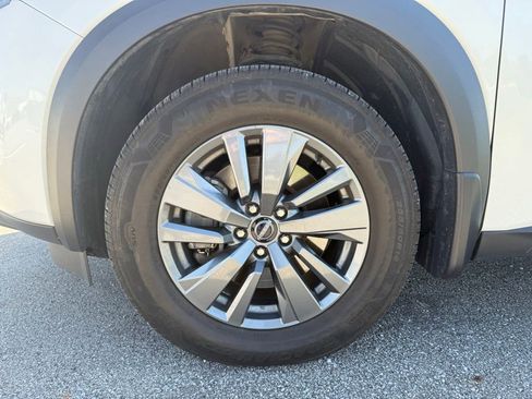 Used 2023 Nissan Pathfinder SV AWD/4WD image 14
