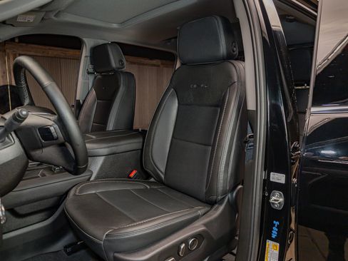 Used 2025 GMC Sierra 3500 Denali w/ Denali Reserve Package image 24