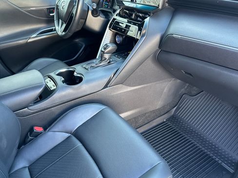 Used 2021 Toyota Venza Limited w/ Advanced Technology Package AWD/4WD image 17