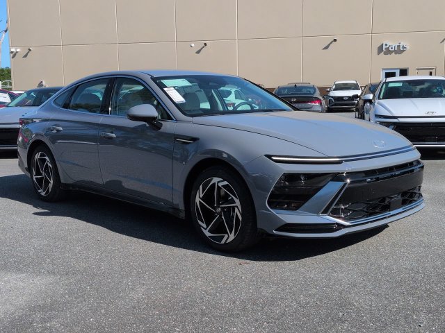 New 2026 Hyundai Sonata SEL FWD image 3