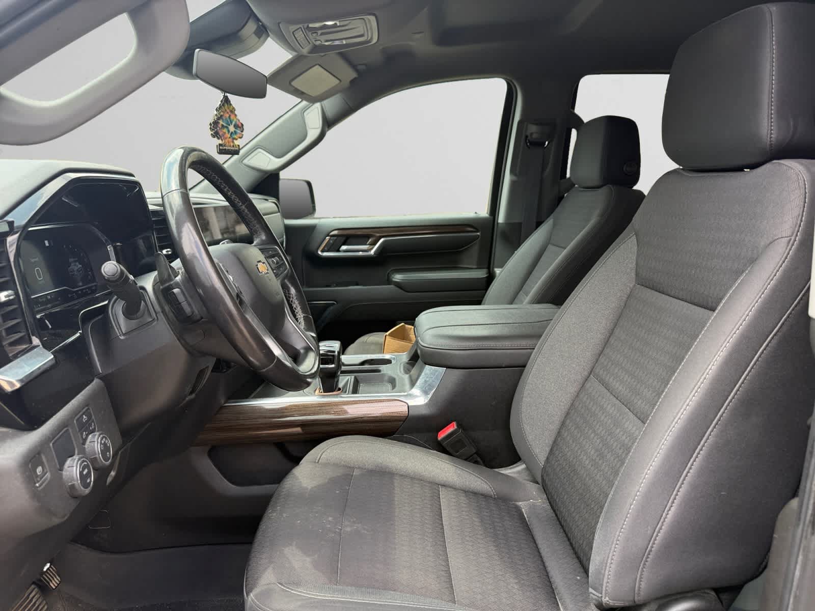 Used 2023 Chevrolet Silverado 1500 LT w/ Protection Package RWD image 9