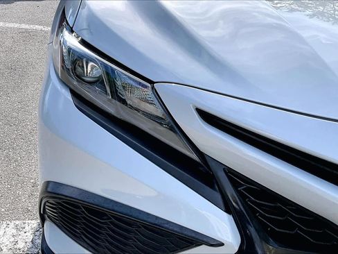 Used 2024 Toyota Camry SE image 28