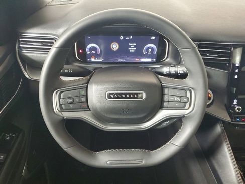 Used 2024 Jeep Wagoneer Series II image 14