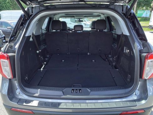 Used 2021 Ford Explorer XLT w/ Equipment Group 202A image 14