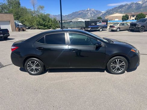 Used 2016 Toyota Corolla LE FWD image 2