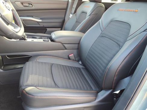 New 2026 Nissan Pathfinder SV image 11