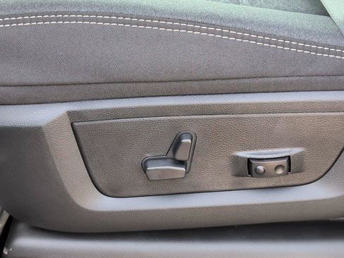 New 2026 RAM 2500 Big Horn AWD/4WD image 18